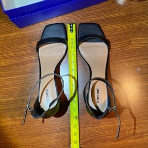Women’s size 13 abound heels black 2.5” heel block heel square toe strap. New